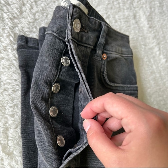 We The Free Distressed Jeans Size 26 - Picture 3 of 4